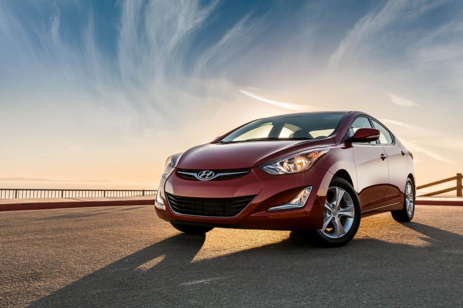  Hyundai Elantra Value Edition 2015 года  (фото 2 из 27)